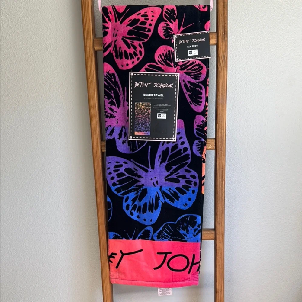 Betsey Johnson Pink and Blue Butterfly Towel - Picture 1 of 7